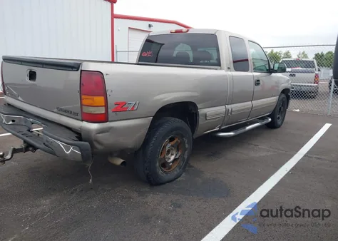 2000 Chevrolet Silverado 1500 Lt from USA, damaged, VIN 1GCEK19T8YE292188